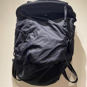 Lululemon run all day backpack II